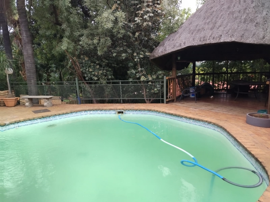 5 Bedroom Property for Sale in Safari Gardens North West